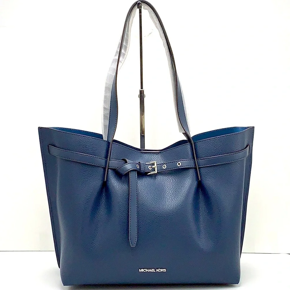 MICHAEL KORS
Emilia Large Pebbled Leather Tote Bag NAVY COLOR - Picture 3 of 15